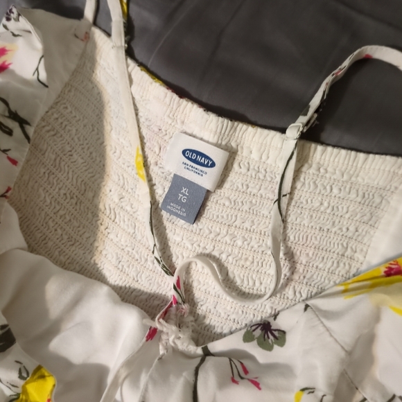 old navy floral sundress size xl needs a little sewing - Picture 4 of 5